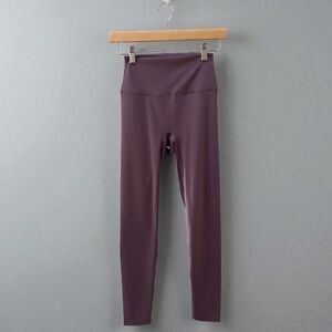 Women’s Lululemon Soft Purple Leggings! Size 4!Like New!